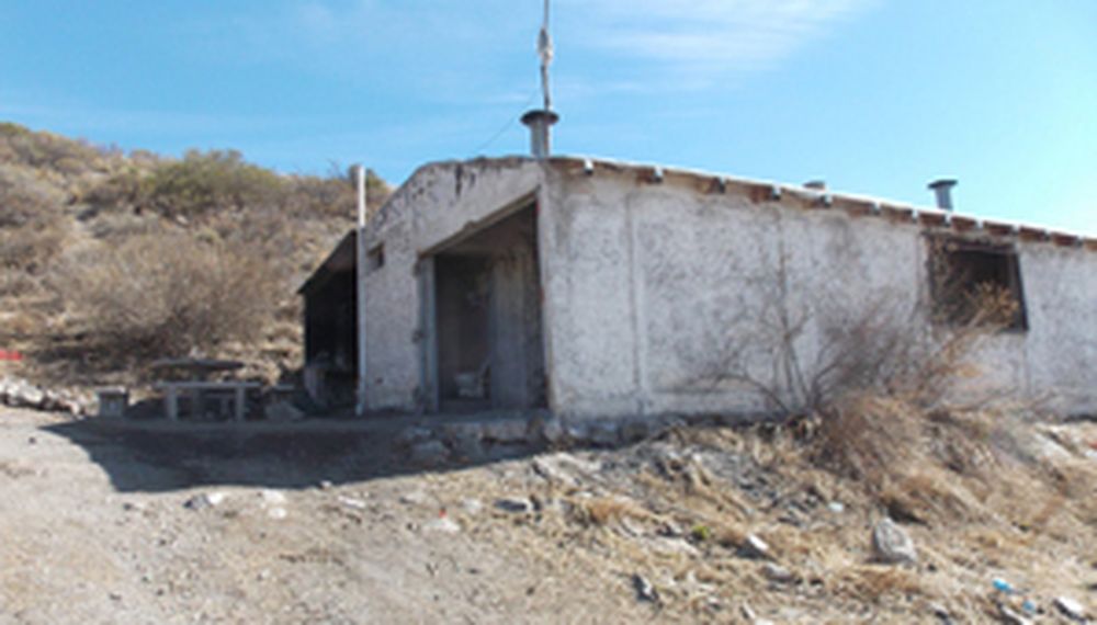 Destrozaron el refugio de un Área Protegida
