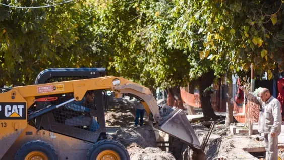 La obra de cloacas de Caucete, en un 65% y ya hay casas conectadas a la red