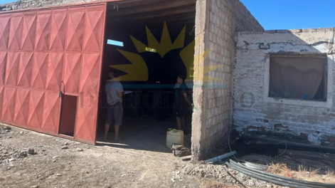 El hermano mayor lo socorrió y el padre lo llevó al hospital.