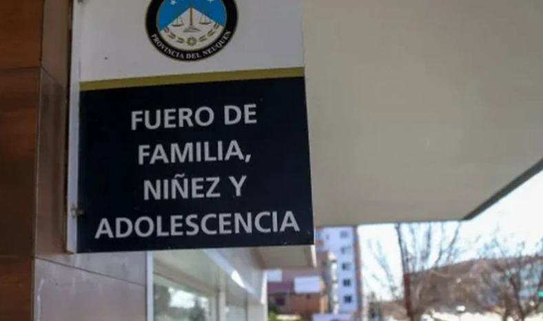 Mintió sobre su sueldo por 10 años y ahora deberá pagarle $3 millones a su hija