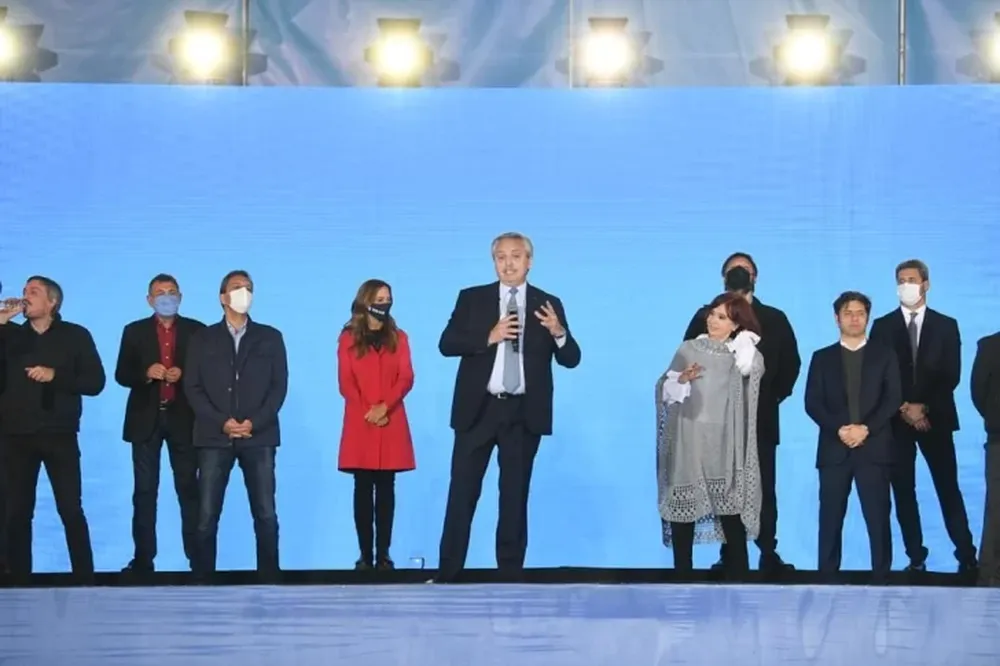 “A los que dudan les pido que estemos juntos para terminar con la desigualdad y decadencia”