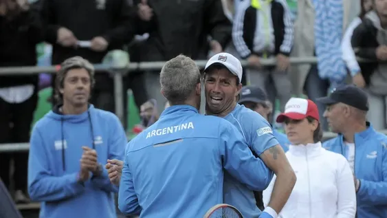 Berlocq se vistió de héroe y Argentina igualó la serie ante los italianos