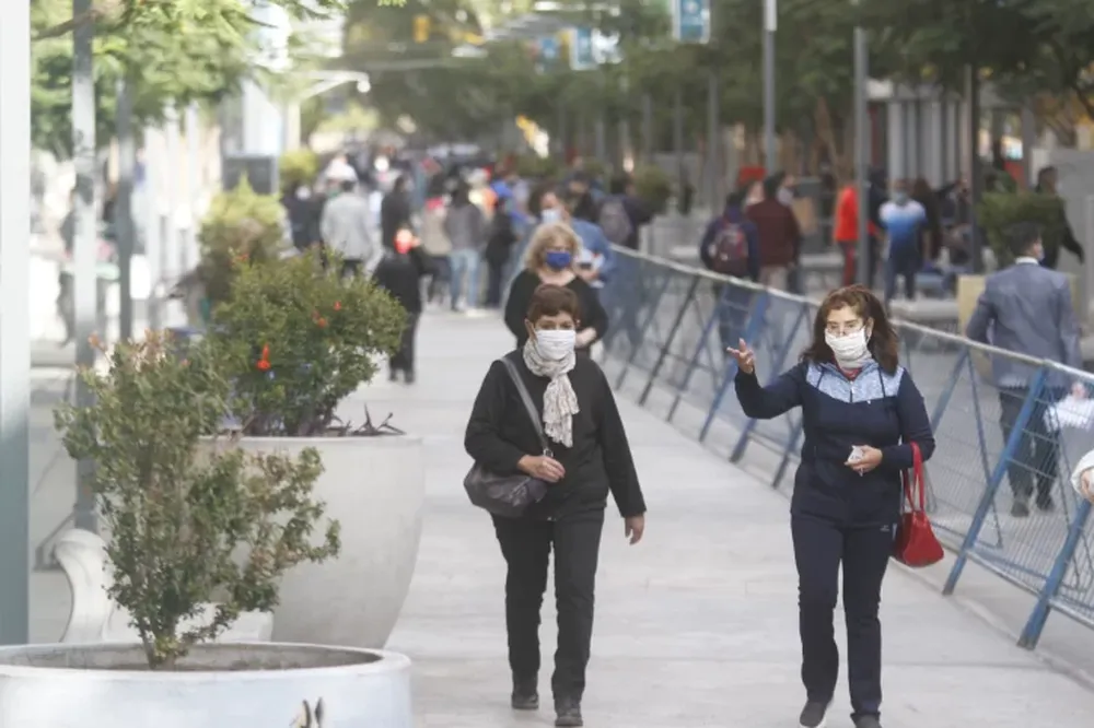 Las caminatas arrancan en una jornada cálida, antes de la llegada de un frente frío