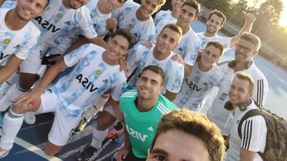 Agustín Bugallo anotó en el debut victorioso de Los Leones