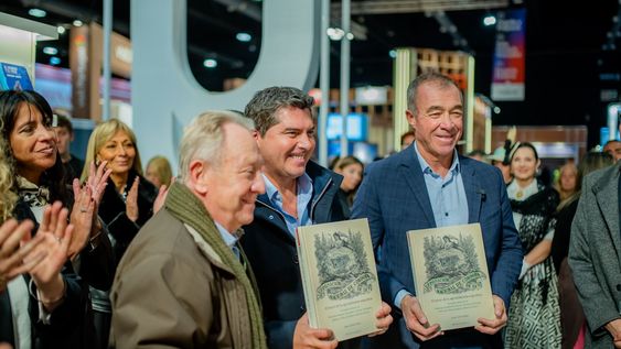 Orrego y Martín en la Feria del Libro.