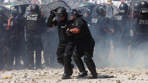Le robaron la camioneta de la puerta de su casa en Mendoza y fue hallada en San Juan