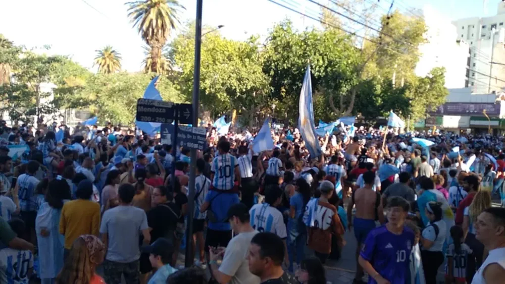 San Juan vibró en Plaza 25 con el deseo de que la postal se repita el domingo