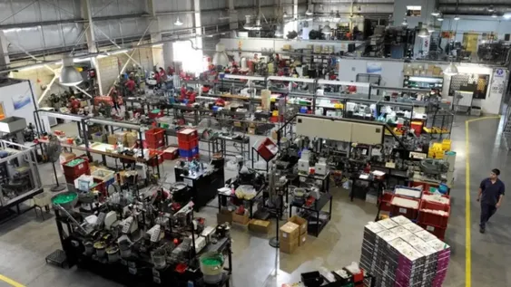 Industrias en jaque - imagen ilustrativa