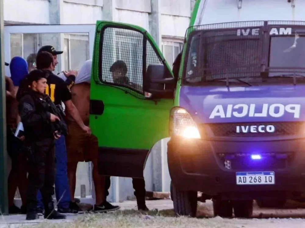 Hermetismo tras la presentación ante la fiscal de los  detenidos por el crimen de Fernando