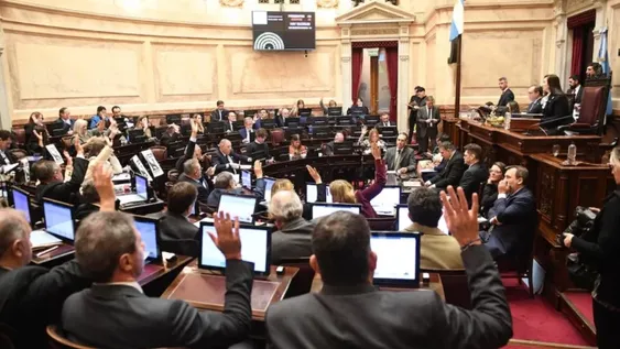 Una paliza legislativa de la oposición que aprobó el paquete de leyes no deseadas