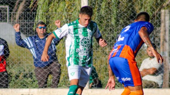 Puntero. Desamparados manda solo en el Torneo Apertura tras empatar con Minero.
