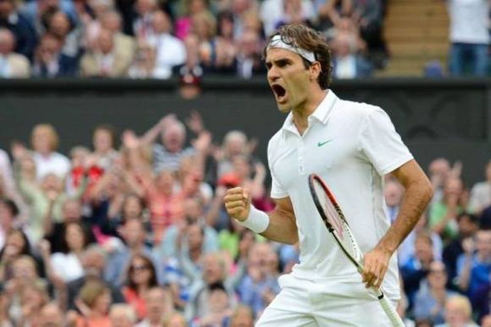 Roger Federer hace historia y deja en el camino a Novak Djokovic
