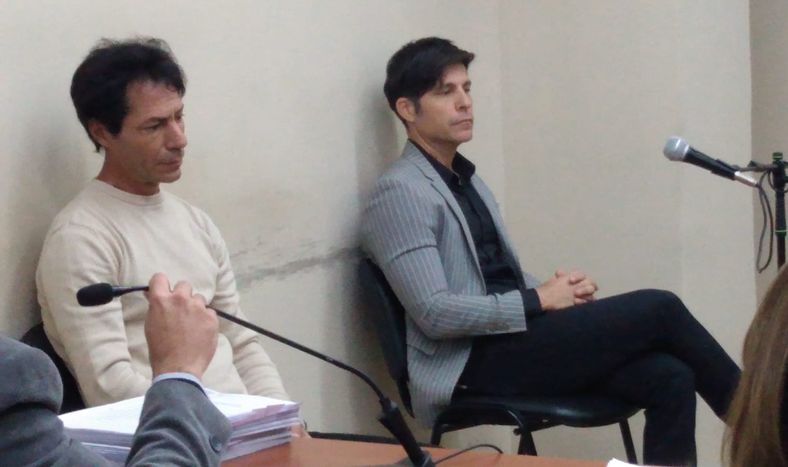 Los empresarios Mariano Tomsig y Martín Quiroga Massa, este jueves, frente al juez.