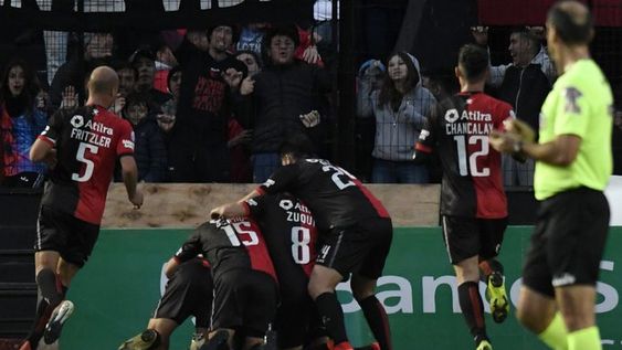 Colón venció a Gimnasia en un duelo clave por el descenso