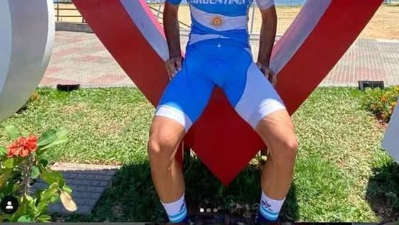 Luciendo la casaca que ansía vestir en el Mundial, cuando corrió los Panamericanos en Asunción