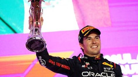 Abrumadora paliza de Red Bull con “Checo” Pérez como protagonista