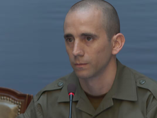 El gendarme Nahuel Gallo durante la conferencia de prensa. El gendarme Nahuel Gallo durante la conferencia de prensa.