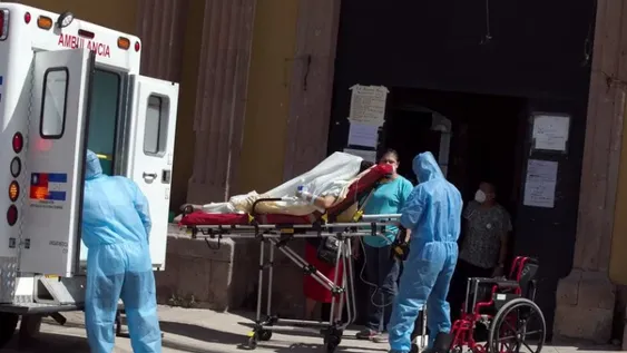 EEUU autoriza un fármaco que reduce 85% las posibilidades de internación y muerte