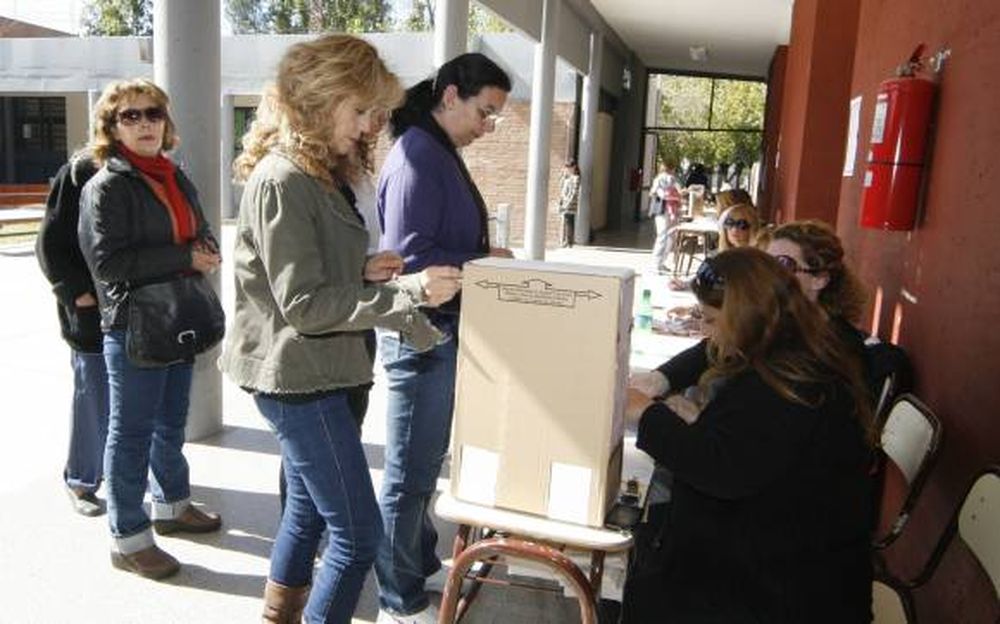 Aplicarán multas de hasta  $500 para los que no voten