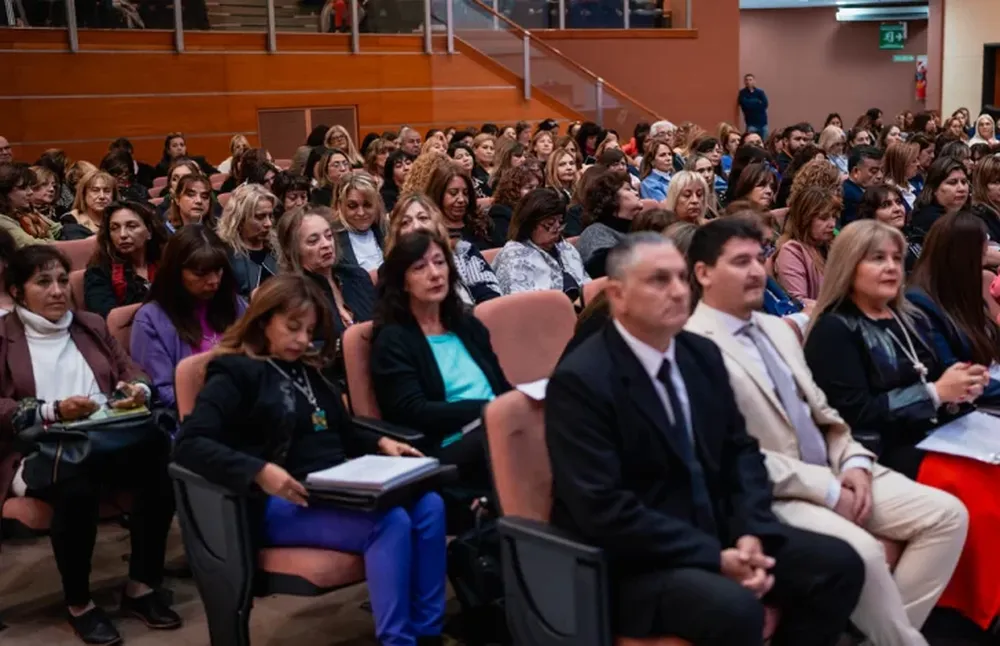 FORMACIÓN. El plan, además de las tareas en escuelas, tiene programadas siete capacitaciones para los docentes.