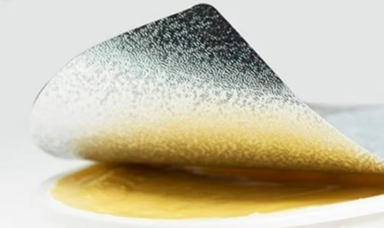 ¿La tapa de aluminio de los quesos se tiene que sacar?