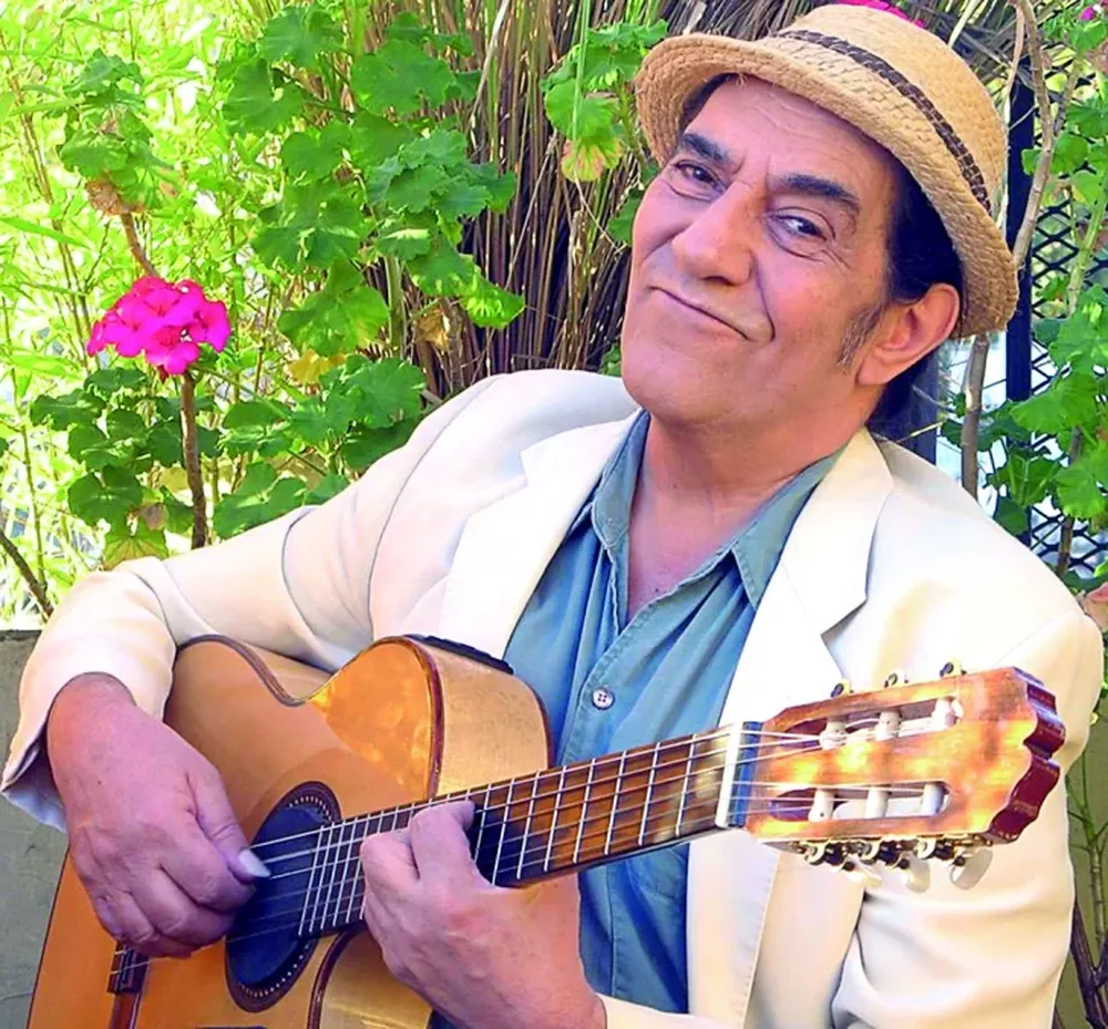 El negro se fue de gira