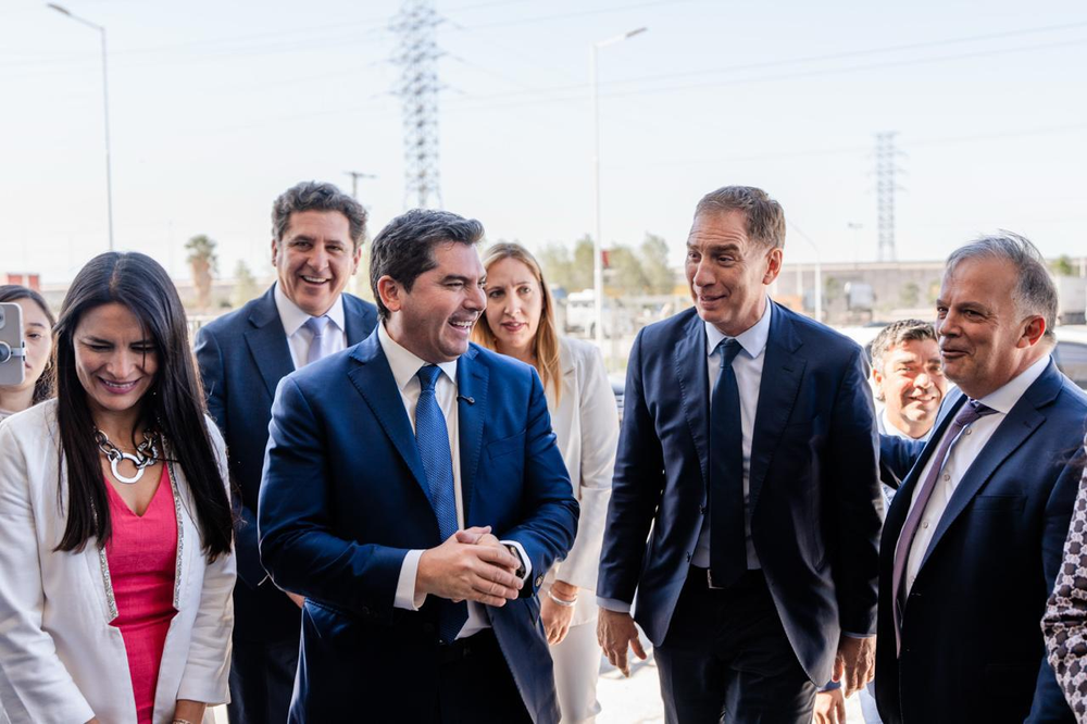 El gobernador Marcelo Orrego recibió al ministro del Interior, Diego Santilli.