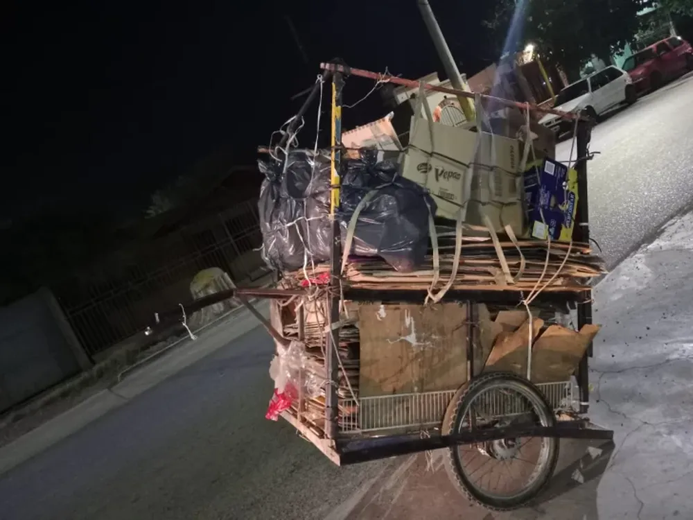 Chocó a un cartonero y se dio a la fuga