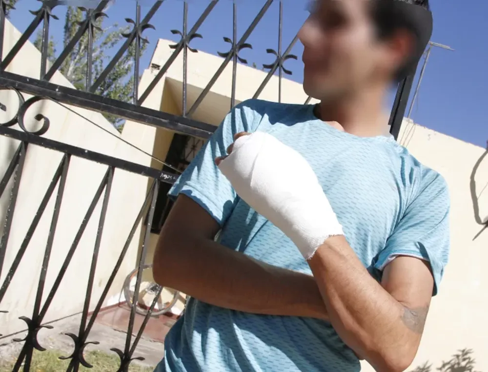 Asalto al penitenciario: su propia arma se disparó y los ladrones se la robaron y huyeron