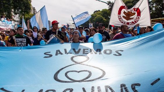 Grupos católicos y evangelistas convocaron a oración y ayuno contra el aborto