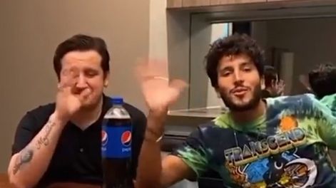 Sebastián Yatra le hizo una broma a su mánager y se volvió viral