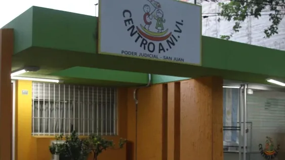 Acusan a un hombre de violar en Navidad a una sobrina mientras su hijo la sujetaba