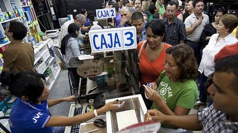 Cuestionan la devaluación anunciada por Venezuela