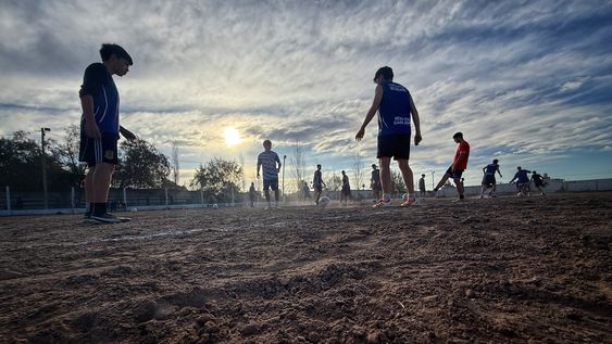 entre la vina y el potrero: nievas y riveros cuentan como belgrano de media agua se prepara para medirse ante los grandes