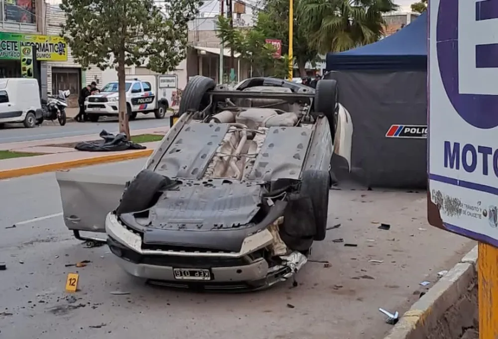 Choque, vuelco y tragedia a la salida de un boliche, ¿ocurrió durante una picada?