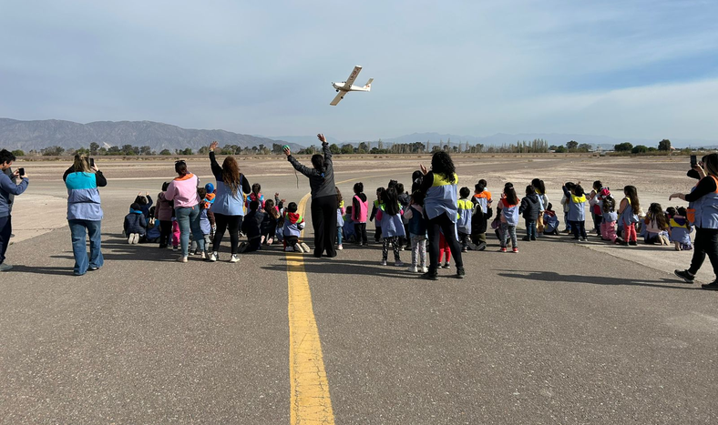 El Aeroclub San Juan invita a todas los sanjuaninos a una jornada gratuita de puertas abiertas bien patria
