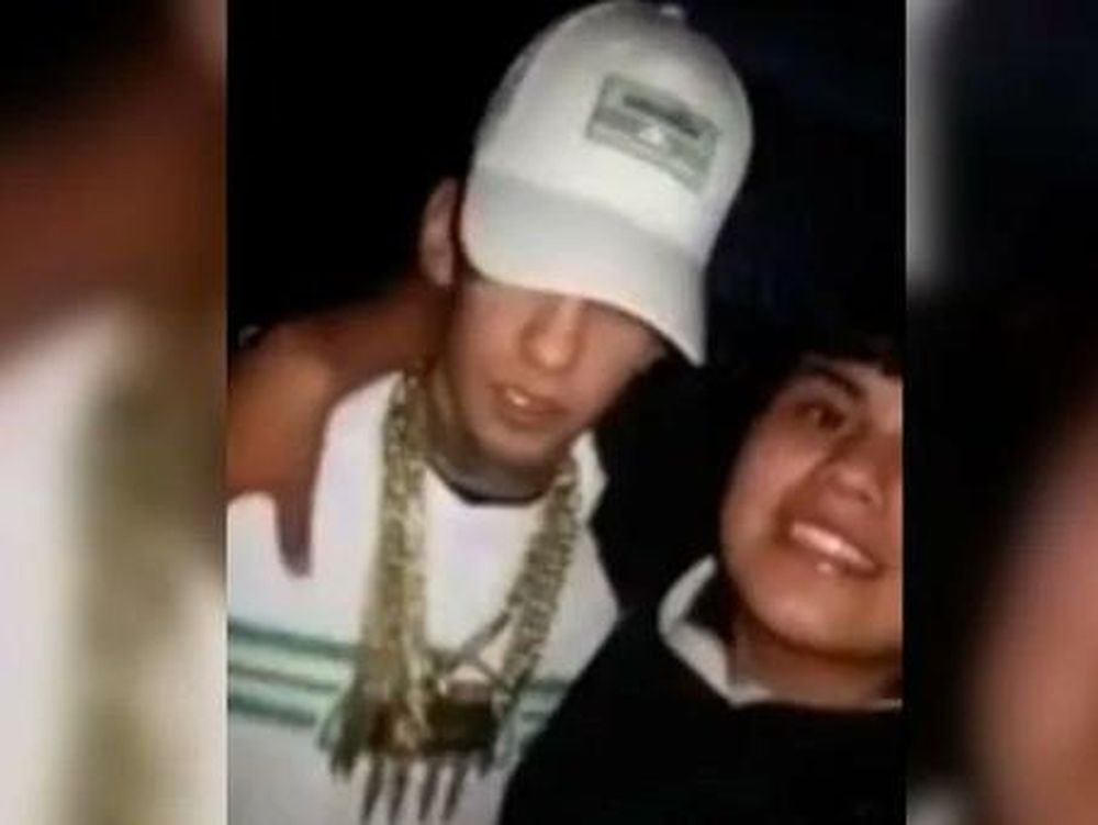 Una fan intentó darle un beso en la boca a L-Gante: el video con la reacción del cantante
