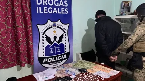 Atrapan a un narco con un “combo” de drogas listo para la venta