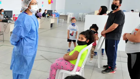 Dónde y en qué horario vacunarán contra el Covid durante el fin de semana