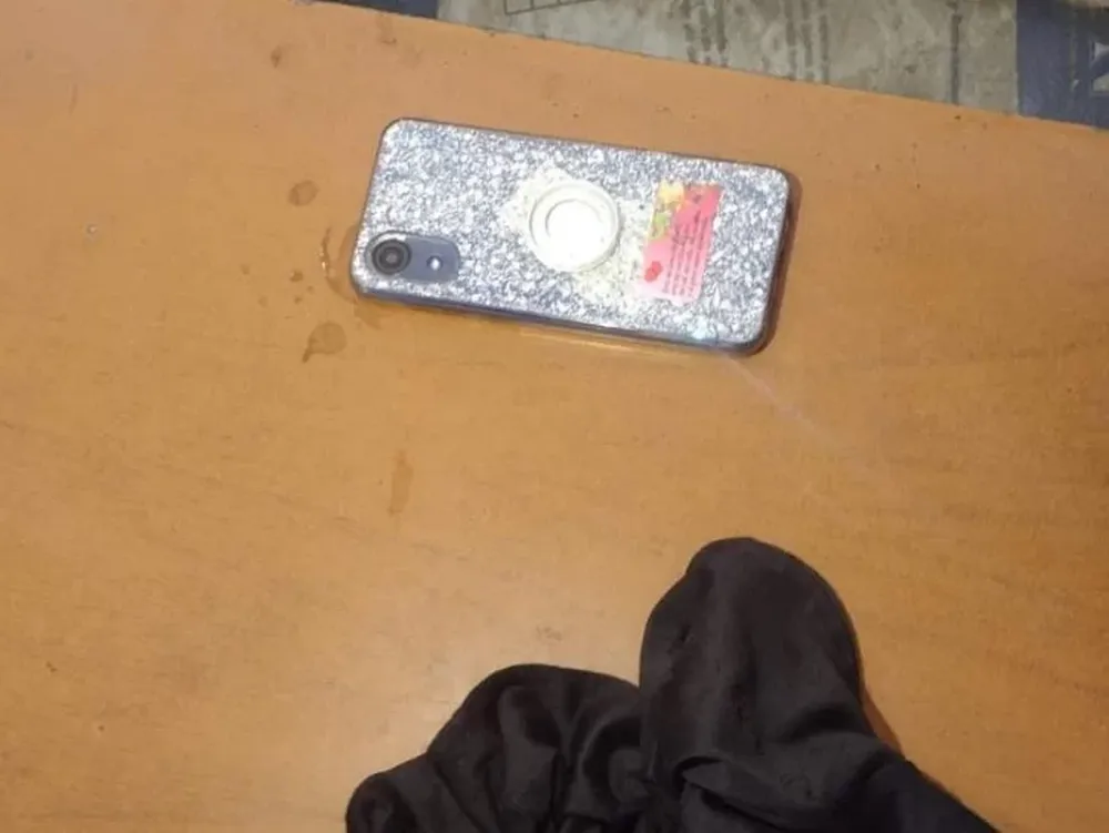 Sospechoso de robar el teléfono a una menor mordió a un policía cuando era arrestado
