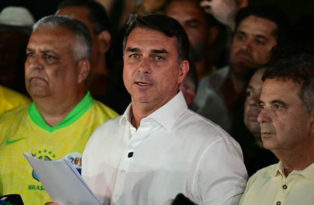 Flávio Bolsonaro.