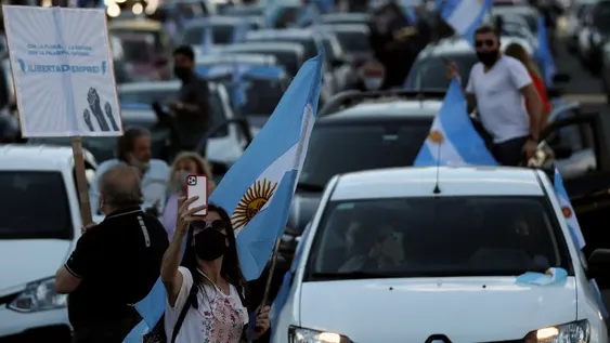 Fuerte crítica del Gobierno al macrismo por apoyar marchas