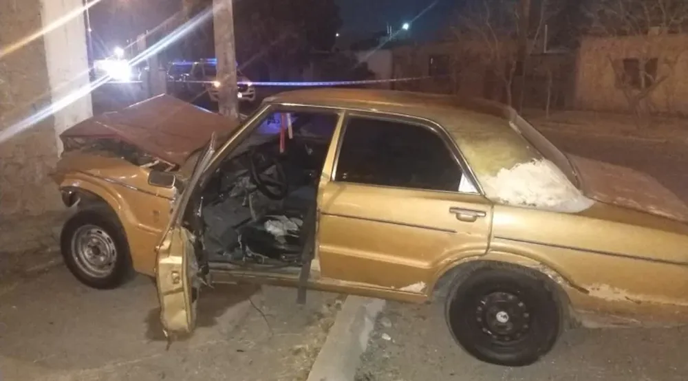 Chocan dos autos y uno aplasta a un nene frente a su casa: “Le arrebataron la vida”