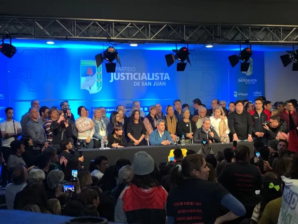 Uñac encabezó en el PJ un encendido acto de repudio al ataque contra CFK