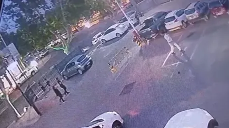 Denuncian que le abrieron la camioneta usando un inhibidor en la playa de un conocido shopping