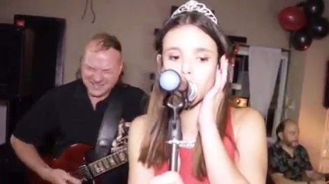 Una estrella del rock la sorprendió en su cumpleaños de 15