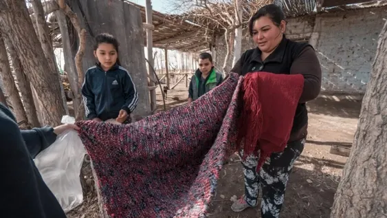 Frazadas para la autoestima y para dar una mano