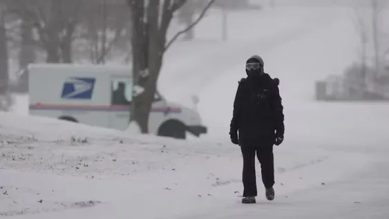La tormenta Fern combina acumulaciones de hielo, nevadas y una ola de frío que se extenderá por varios días.