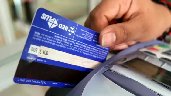 AFIP extiende el reintegro de 15% para compras con tarjeta de débito: a quiénes alcanza