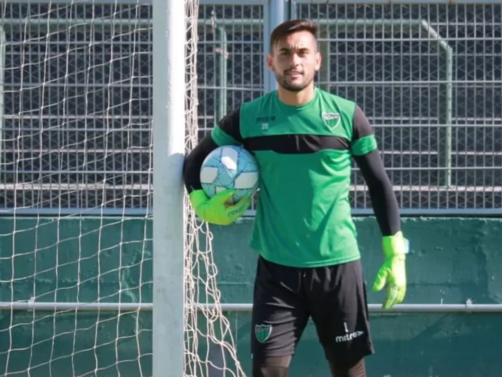 Luego de enfrentarse a los hinchas, Cozzani rescindió y no atajará más en San Martín